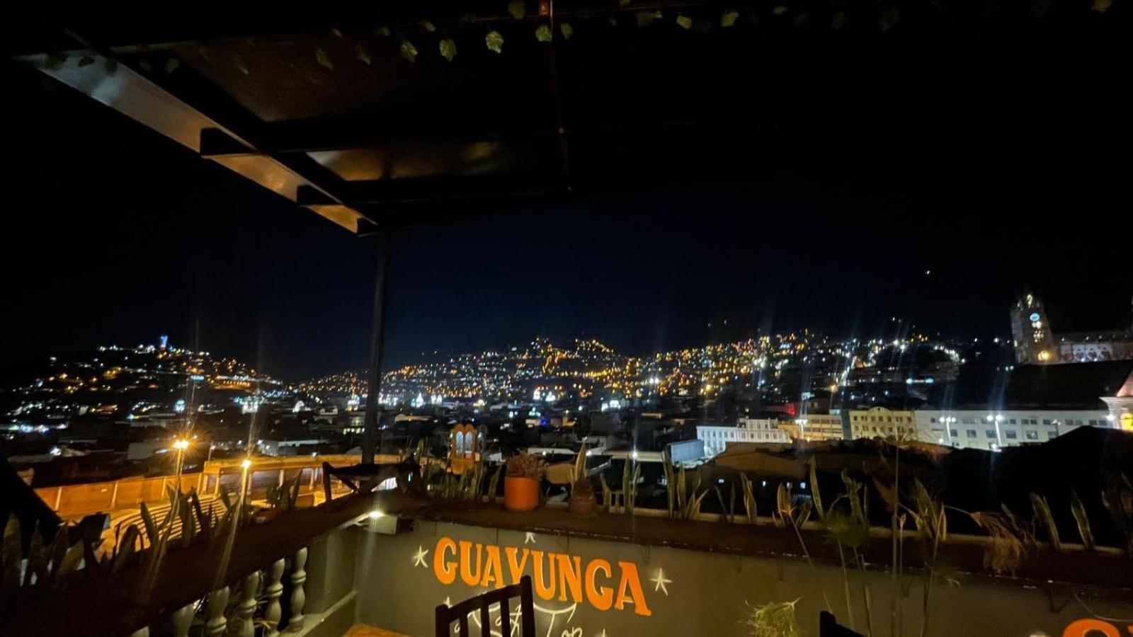 Hostal La Guayunga Rooftop Quito Exterior photo